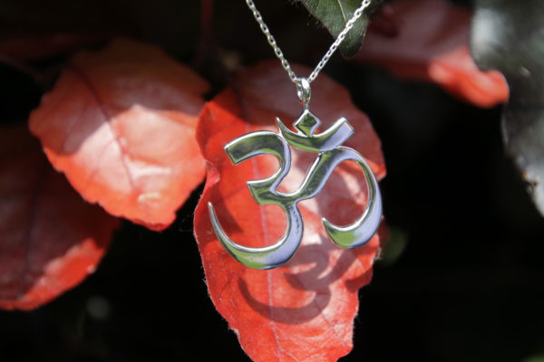 Médaillon simple en argent - Aum