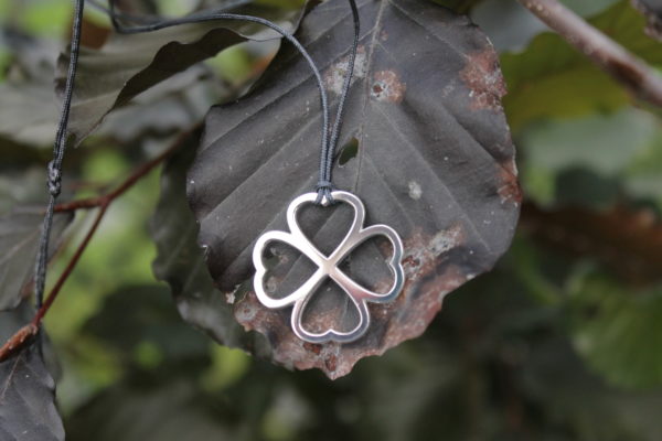 Collier - Coeur de fraternité - Gris anthracite - Image 2